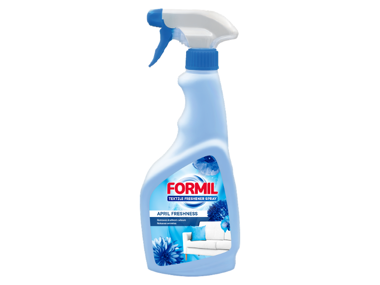 Tekstilopfriskerspray med duft af aprilfriskhed, blå blomster og en sofa.