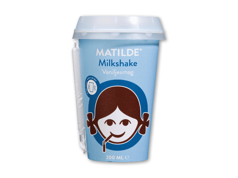 Vaniljemilkshake i kop med sugerør, med børneillustration.