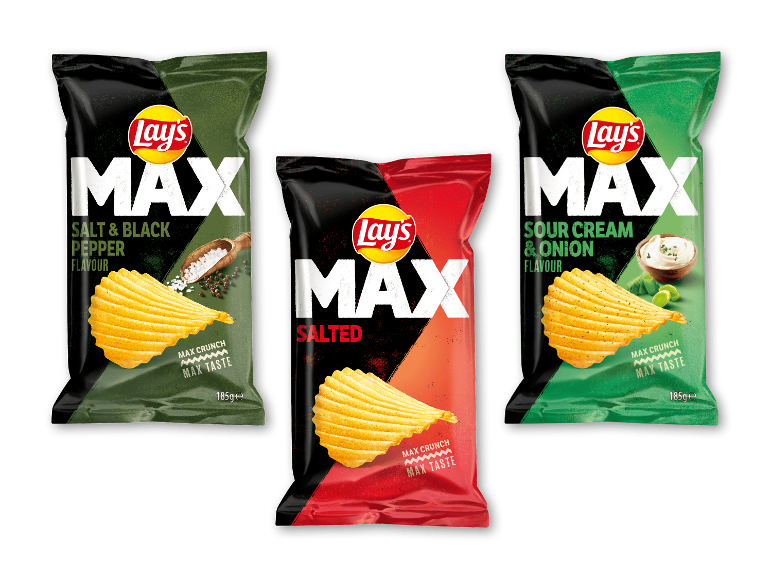 Tre poser chips med smag af salt & sort peber, saltede og creme fraiche & løg.