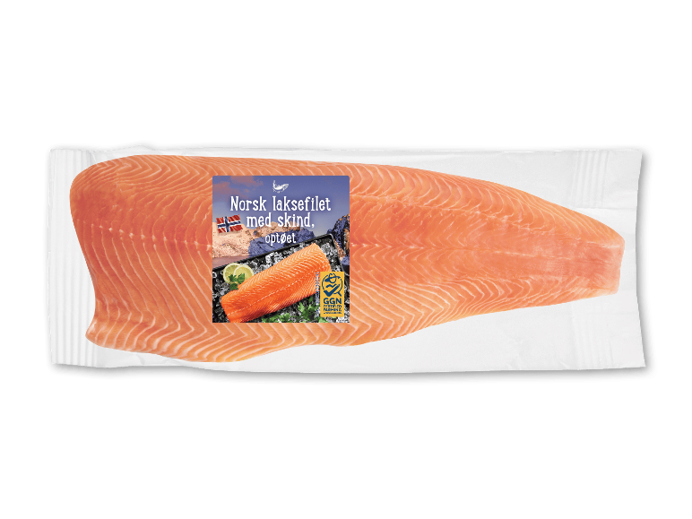 Norsk laksefilet med skind, optøet, i emballage