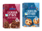 Mørke og lyse chokoladestykker til bagning i 100 g pakning.