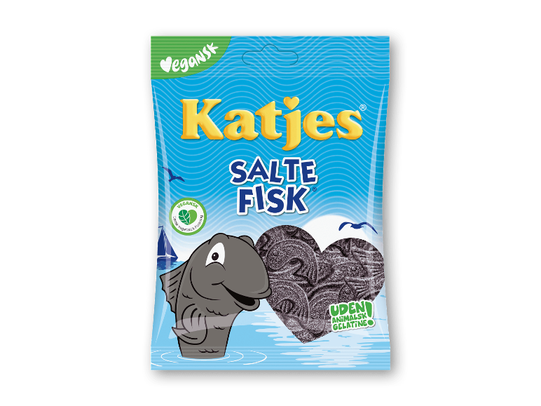 Salte lakridsfisk i en blå pose med en tegneseriefisk-illustration
