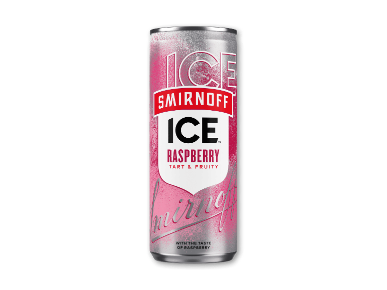 Dåse med mousserende alkoholisk drik med hindbærsmag på sort baggrund.