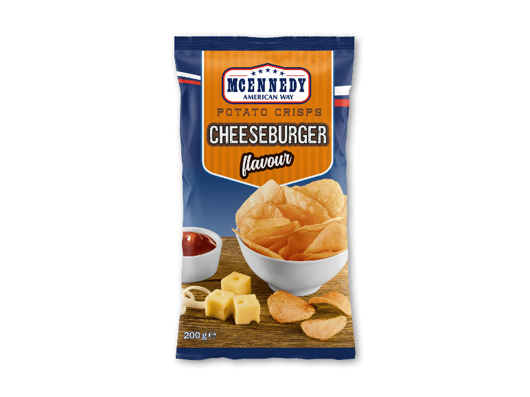 McEnnedy kartoffelchips med cheeseburger-smag i en 200 g pakke.