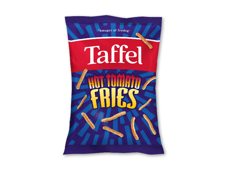 Pose med krydrede snacks med tomatsmag i form af pommes frites.