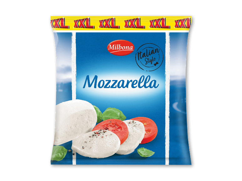 XXL Mozzarella med basilikum og tomatskiver, italiensk stil.