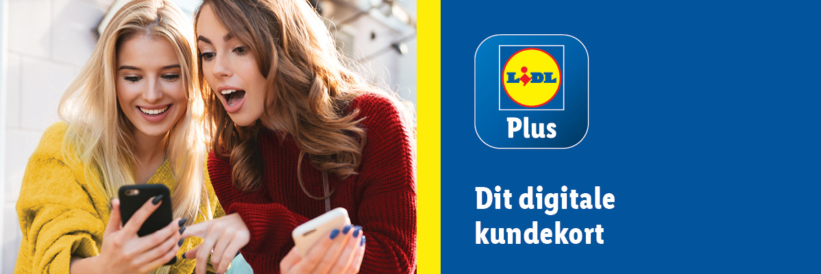 To kvinder bruger smartphones og Lidl Plus-appen.