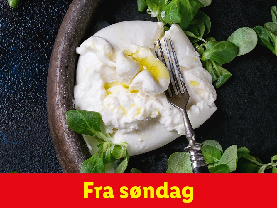 Burrataost med salat, klar til servering fra søndag.