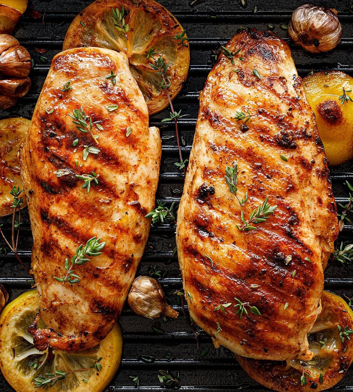 Grillerede kyllingebryster med citron og timian.